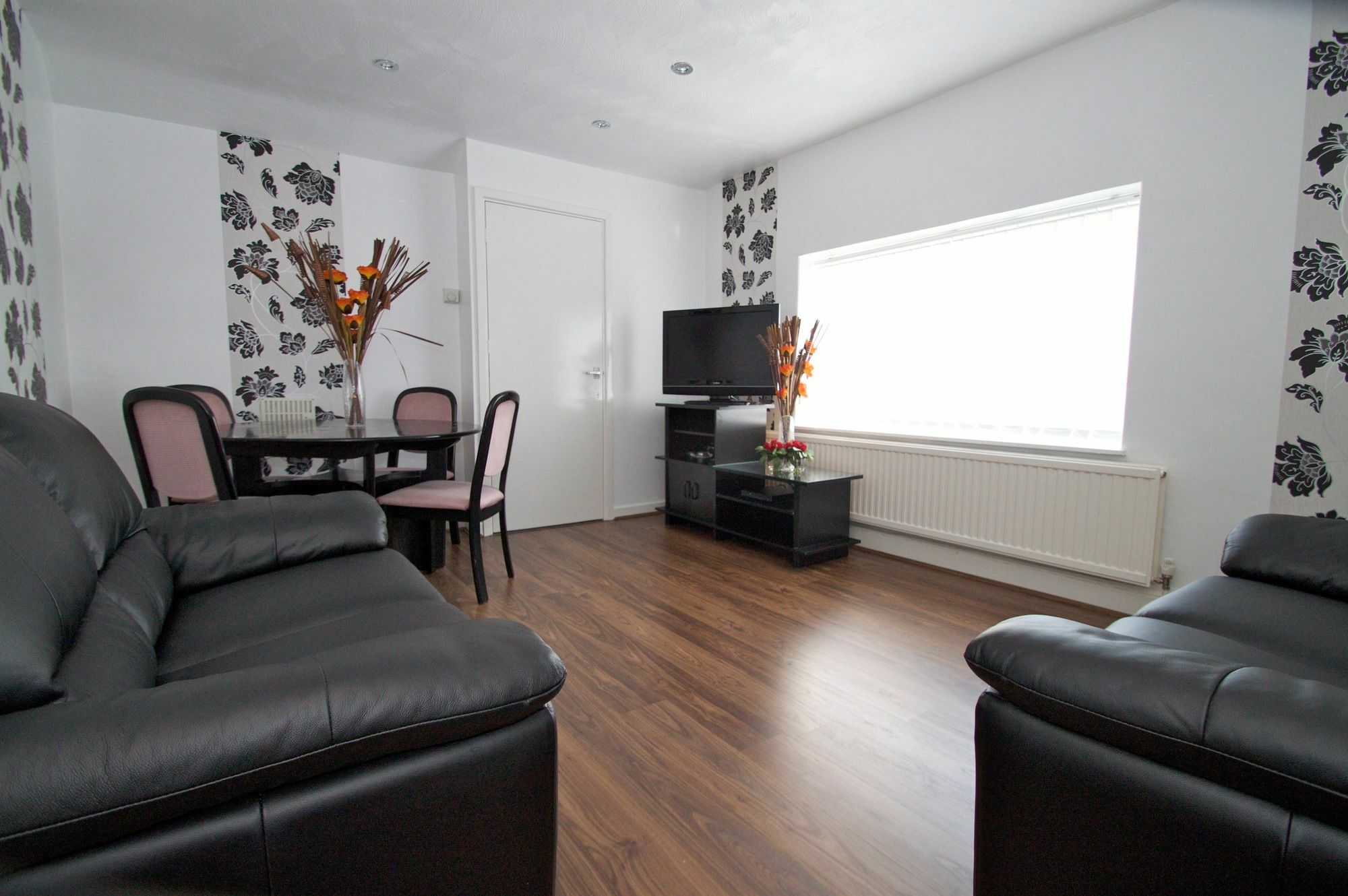 La Suisse Serviced Apartamento